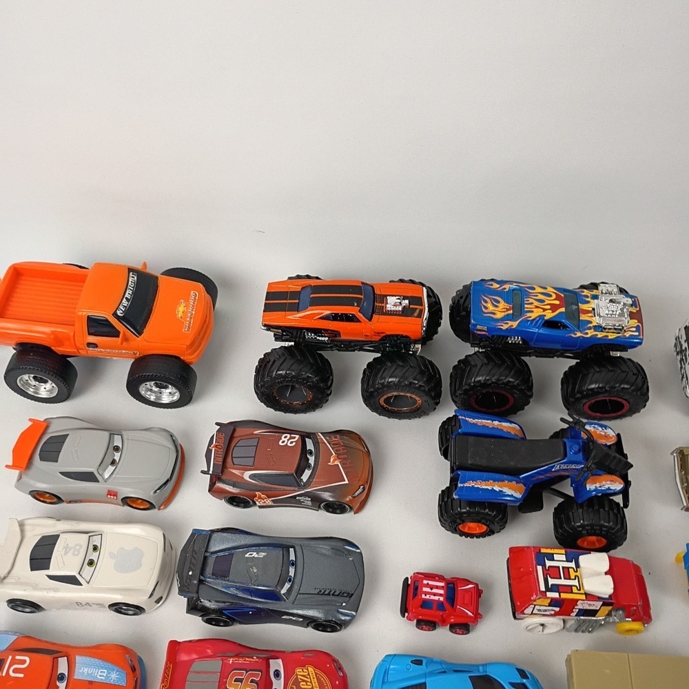 Mixed Lot of 45 Toy Cars, Trucks, Planes, Jets and Helicopters: Hotwheels, Other - Picture 7 of 8